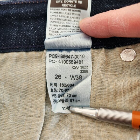 Levis Jean Shorts Women Size 26 Midrise Denim Blue Cuffed Pockets Signature Gold - Picture 8 of 12